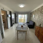 4 Pers. En Bord De Avec Balcon, Parking Et Animaux Admis A Saint-cyprien. - Fr-1-106-94 Lägenhet *