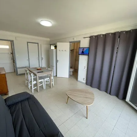 4 Pers. En Bord De Avec Balcon, Parking Et Animaux Admis A Saint-cyprien. - Fr-1-106-94