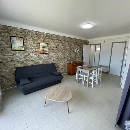아파트 4 Pers. En Bord De Avec Balcon, Parking Et Animaux Admis A Saint-cyprien. - Fr-1-106-94 생시프리앙
