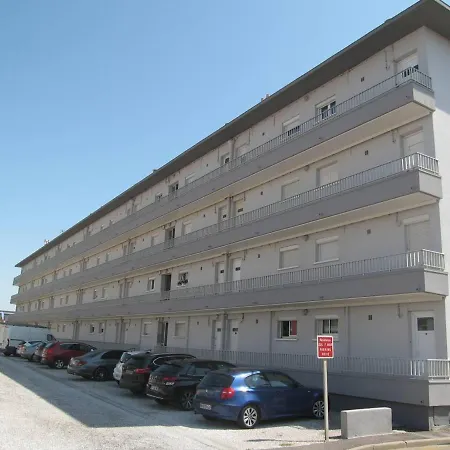 4 Pers. En Bord De Avec Balcon, Parking Et Animaux Admis A Saint-cyprien. - Fr-1-106-94